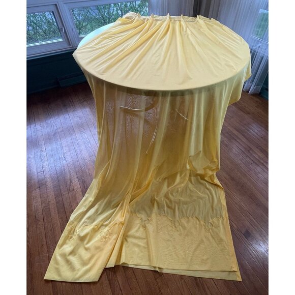 Vintage 70s curtain, golden yellow, embroidered bottom, oversized pleated panel - Picture 4 of 10